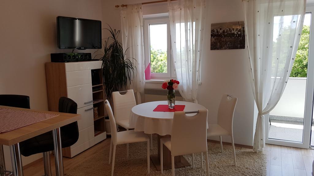 Mariva Apartment Dramalj Exterior photo